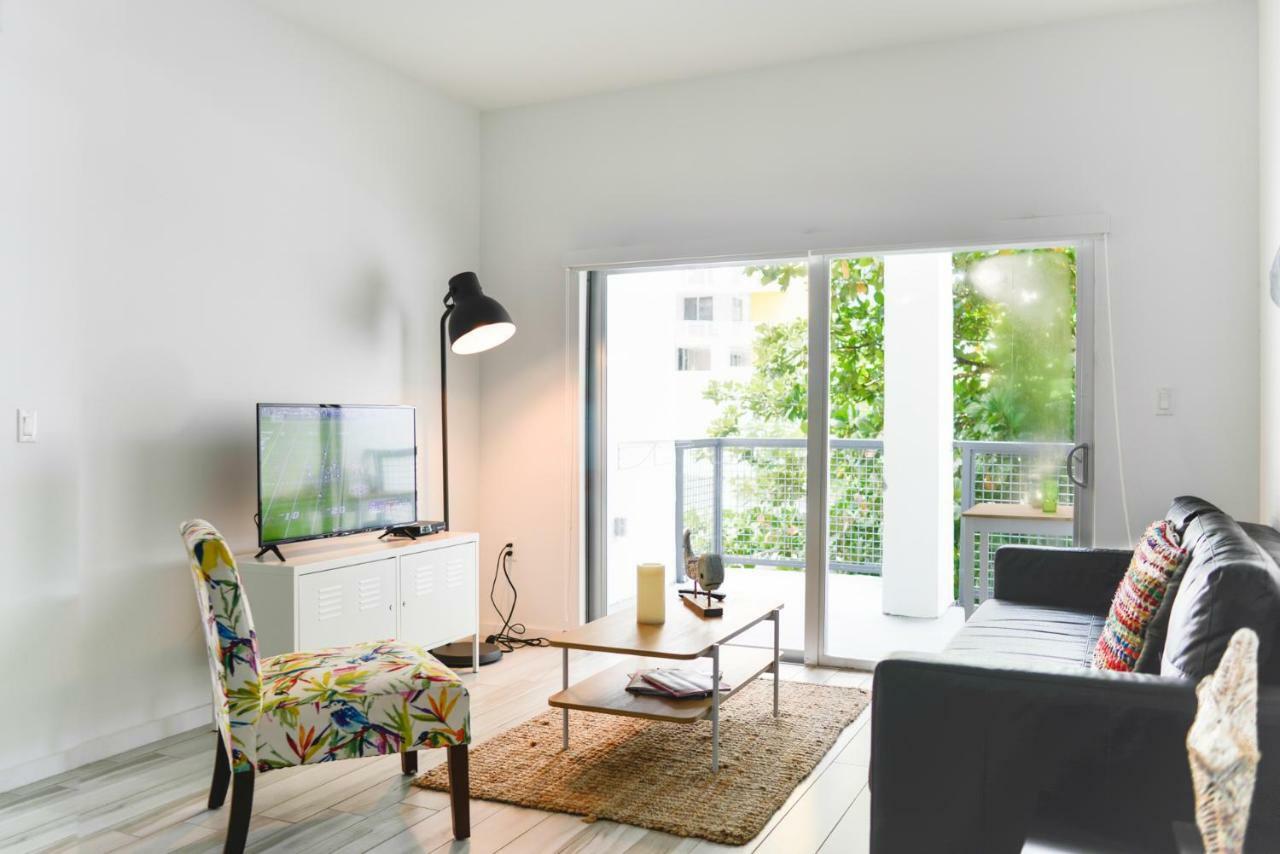 Amazing 2 Bedroom Condo At Wynwood With Parking Miami Exterior photo